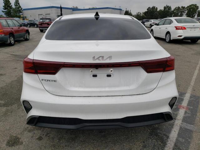 3KPF24AD2PE555580 KIA FORTE LX