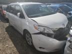 TOYOTA SIENNA LE photo