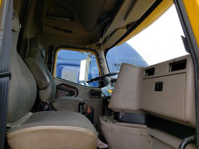 2005 International 9400 9400I VIN: 2HSCNAPR55C049517 Lot: 47667833