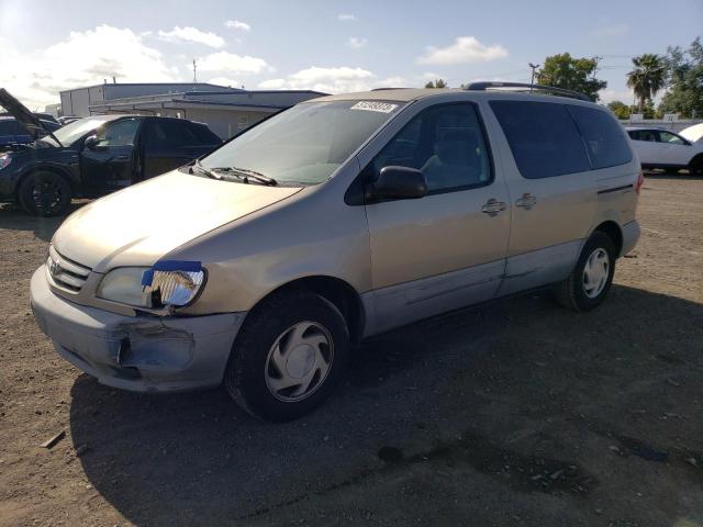 2001 Toyota Sienna LE