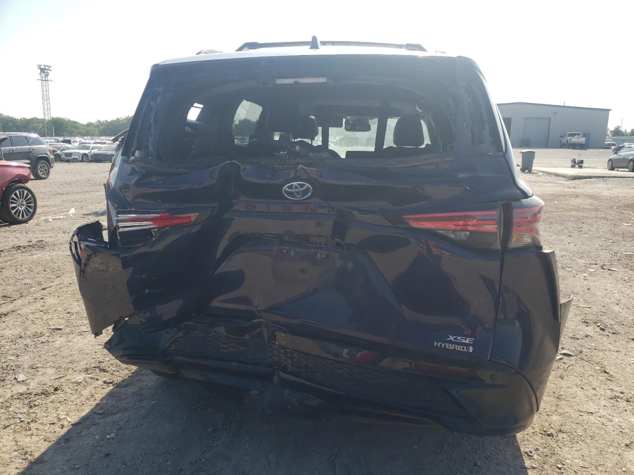 VIN: 5TDDRKEC2MS032294 2021 TOYOTA SIENNA