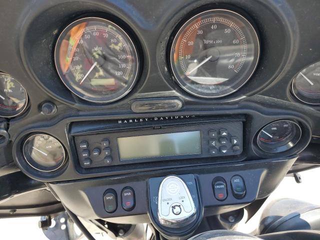 2011 HARLEY-DAVIDSON FLHTCU 1HD1FC417BB657701