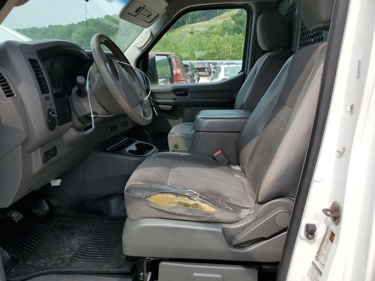 1N6BF0LY9HN807735 NISSAN NV 2017