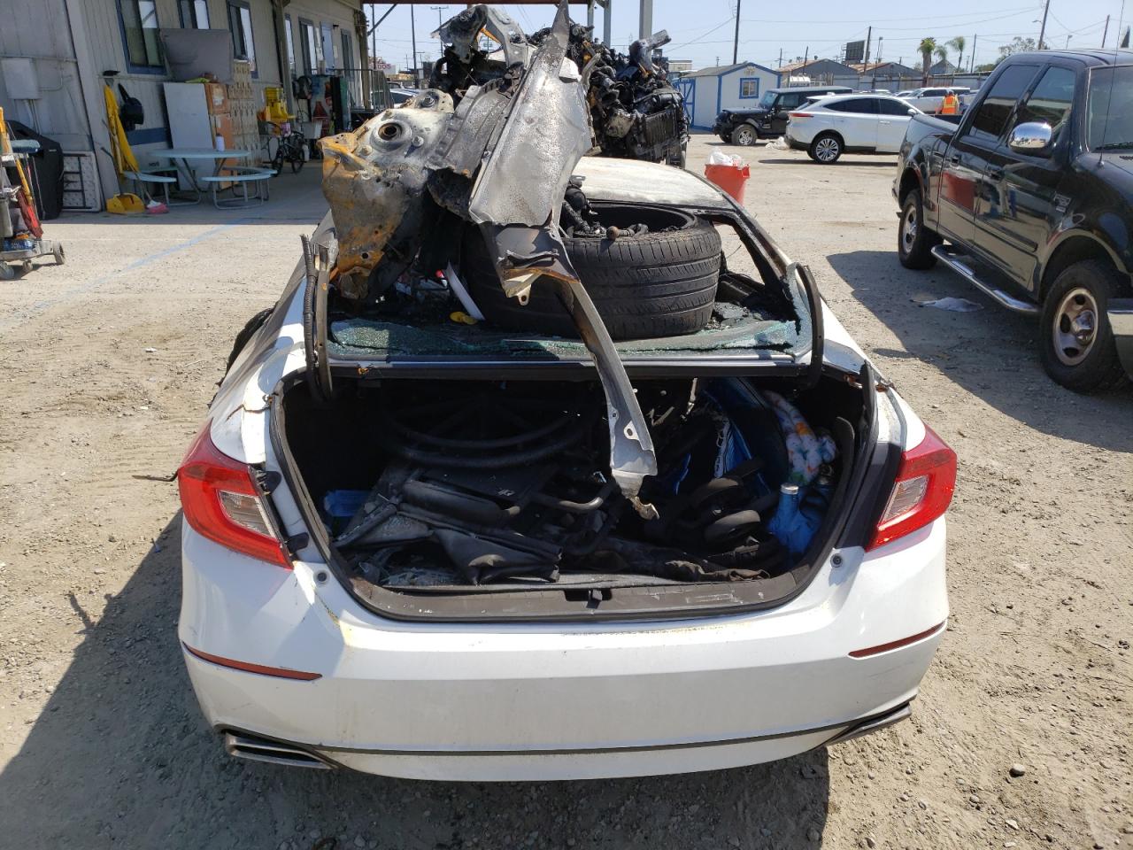 1HGCV2F37JA028791 HONDA ACCORD 2018