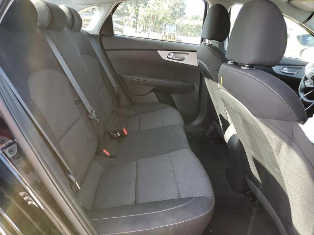 3KPF24AD4PE588984 KIA FORTE LX