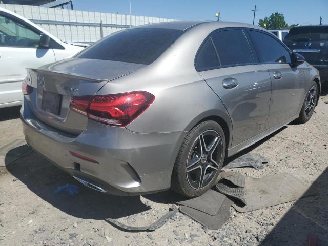 WDD3G4FB2KW022595 Mercedes-Benz A 220 4matic