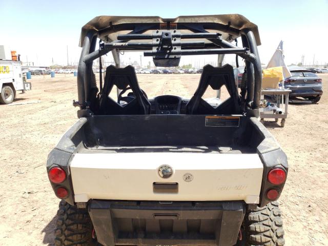 2019 CAN-AM COMMANDER - 3JBKGAN29KJ000104