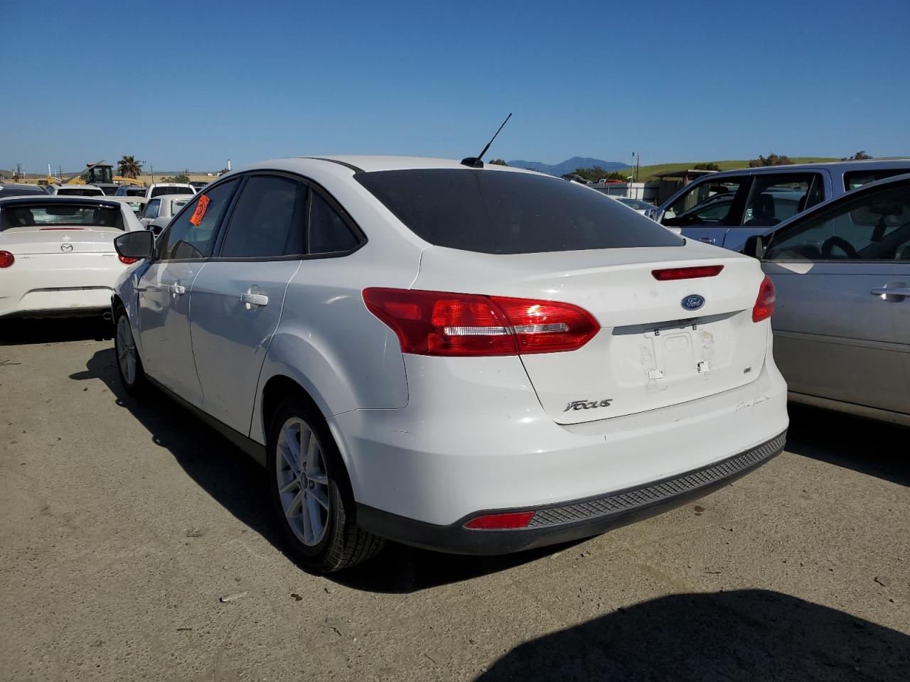 1FADP3F22JL236677 2018 Ford Focus Se