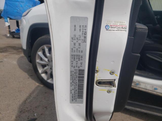 1C4PJMCXXJD570075 Jeep Cherokee Latitude