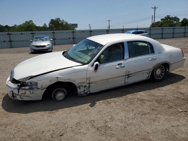 2002 Lincoln Town Car Signature