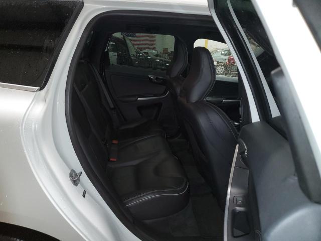 2015 VOLVO XC60 T6 R- YV4902RS1F2737225