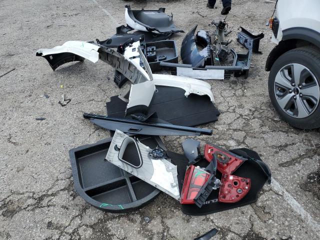 KNDCB3LC2J5158178 KIA NIRO FE