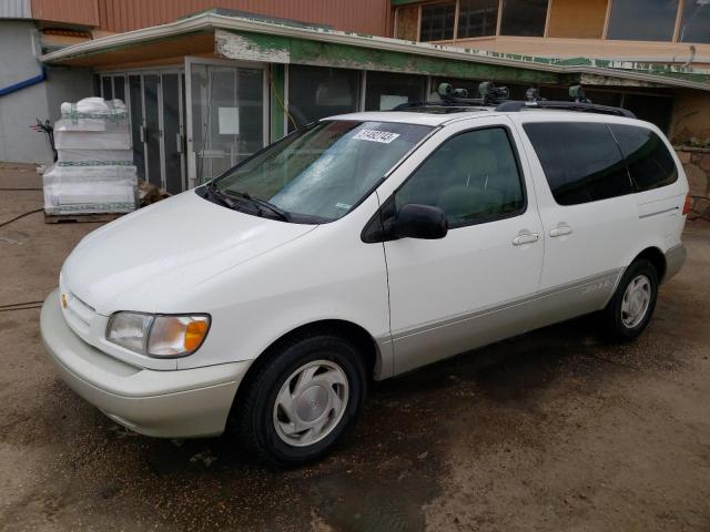 2000 Toyota Sienna LE