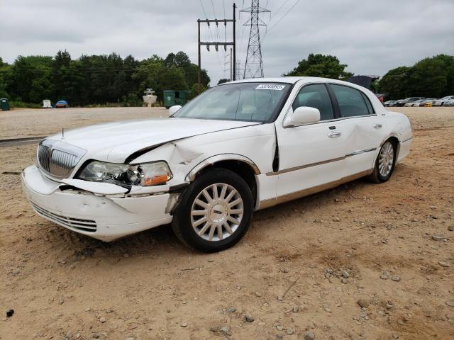 2003 Lincoln Town Car Signature