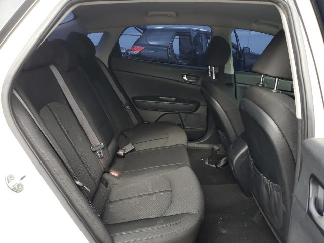 KNAGT4L33J5216106 KIA Optima Lx