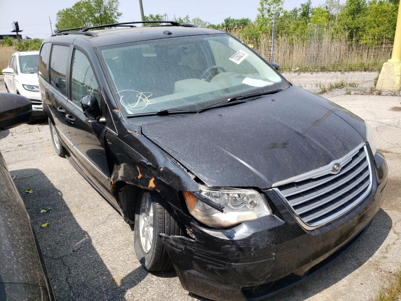 Lot #2974746196 2010 CHRYSLER TOWN & COU