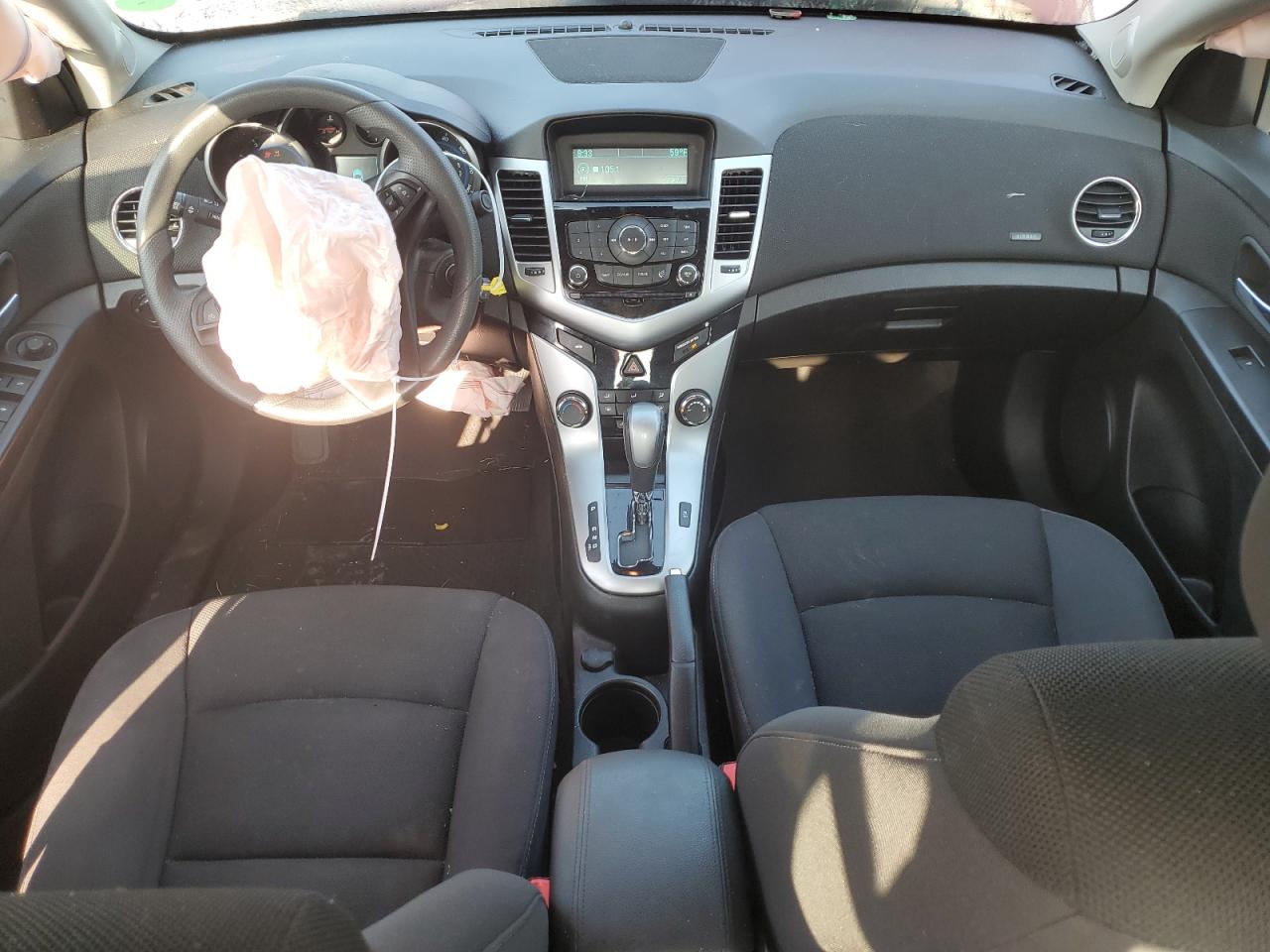 1G1PE5SB3G7193573 CHEVROLET CRUZE 2016