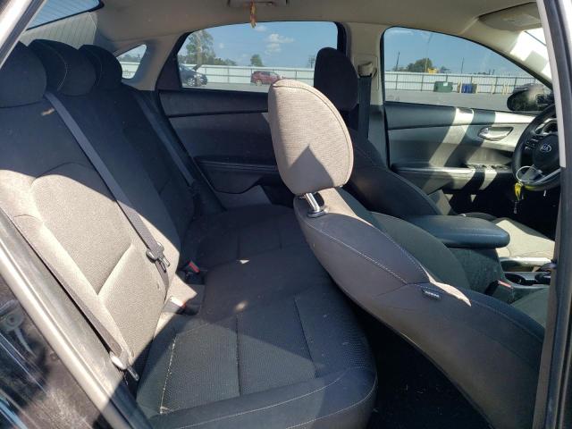 3KPF24AD7ME377211 KIA FORTE FE