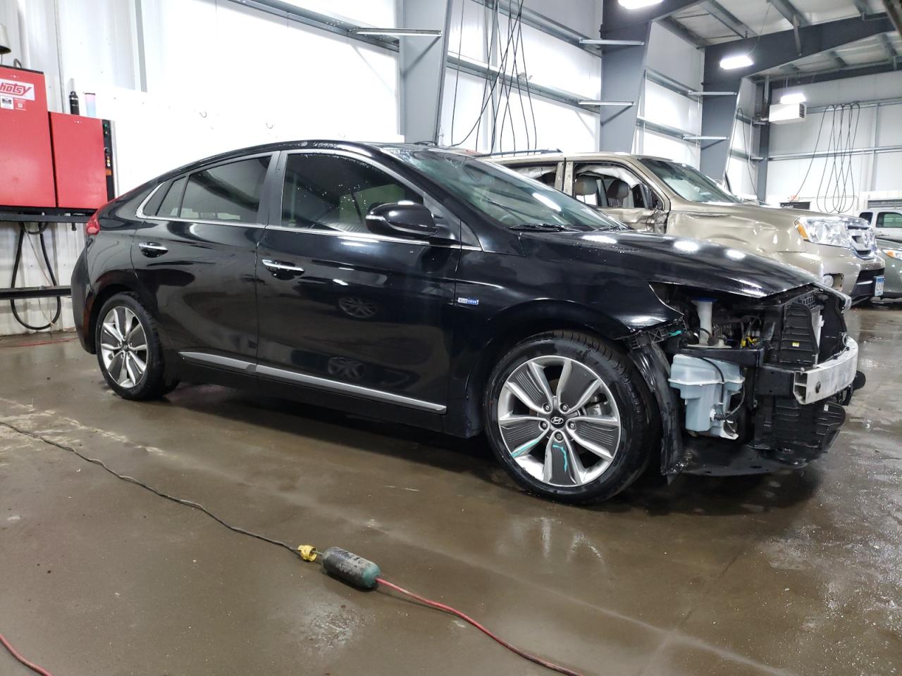 2018 Hyundai Ioniq Limited vin: KMHC85LC3JU072230