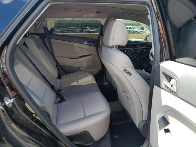 KM8J33A28JU786827 Hyundai Tucson Value