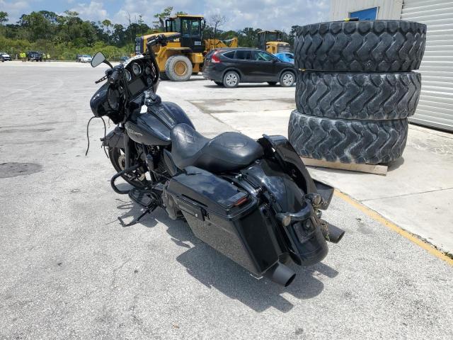 2011 HARLEY-DAVIDSON FLHX 1HD1KB413BB632400
