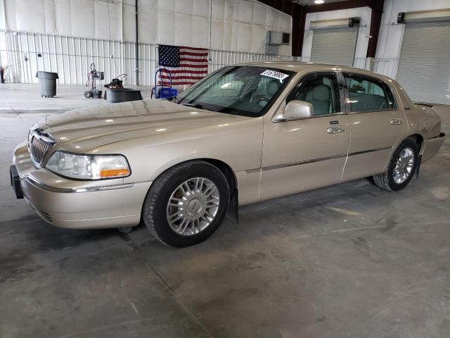 2010 Lincoln Town Car Signature Limited