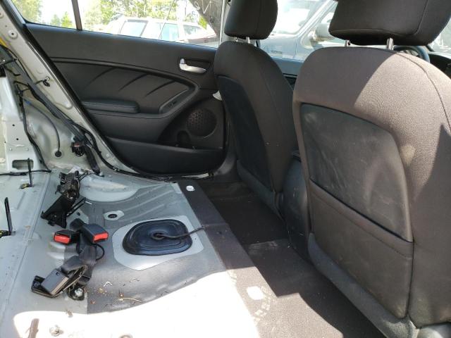 KIA FORTE LX 2017 KNAFK5A83H5671440 Image 10