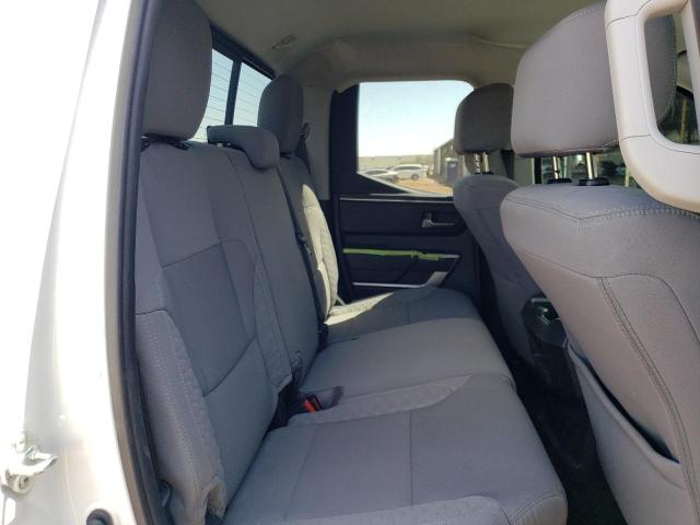5TFLA5DA8NX038102 Toyota Tundra Double Cab Sr