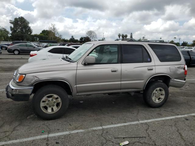 2002 Toyota 4Runner SR5