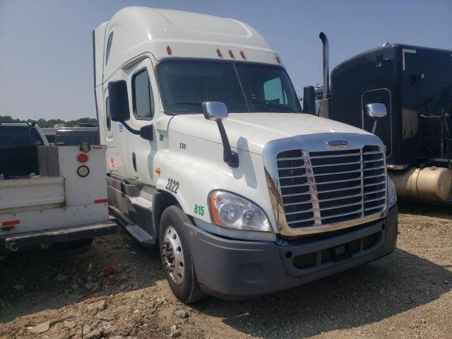 Salvage cars for sale from Copart Gainesville, GA: 2018 Freightliner Cascadia 125