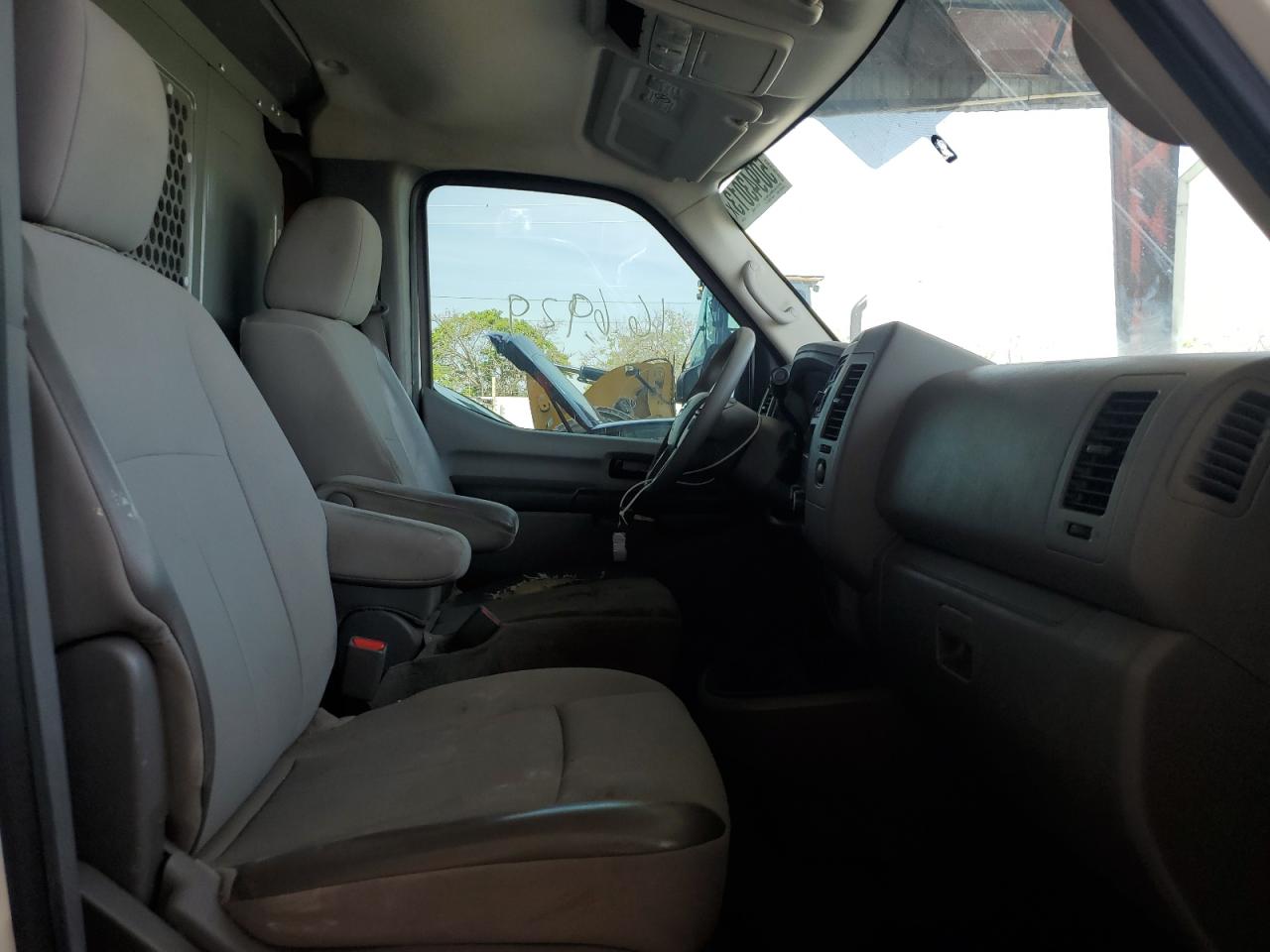 1N6BF0KM2HN802293 NISSAN NV 2017