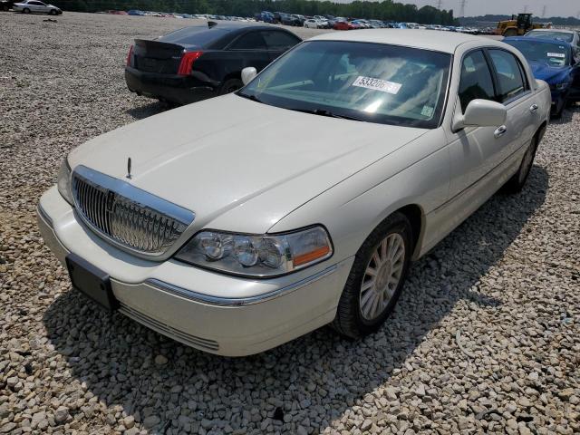 2005 Lincoln Town Car Signature