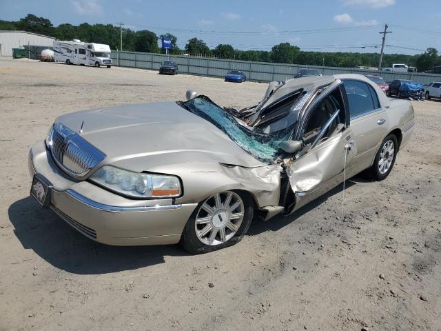 2006 Lincoln Town Car Signature Limited