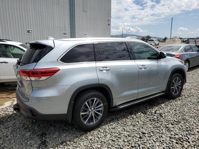 5TDJZRFH1JS812109 Toyota Highlander Se