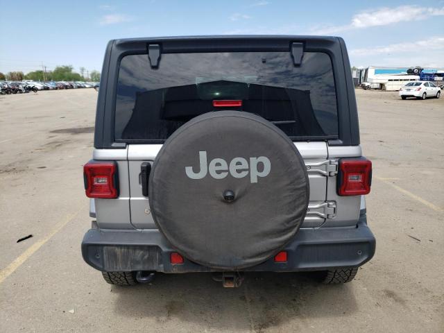 1C4HJXEG0JW107305 Jeep Wrangler Unlimited Sahara