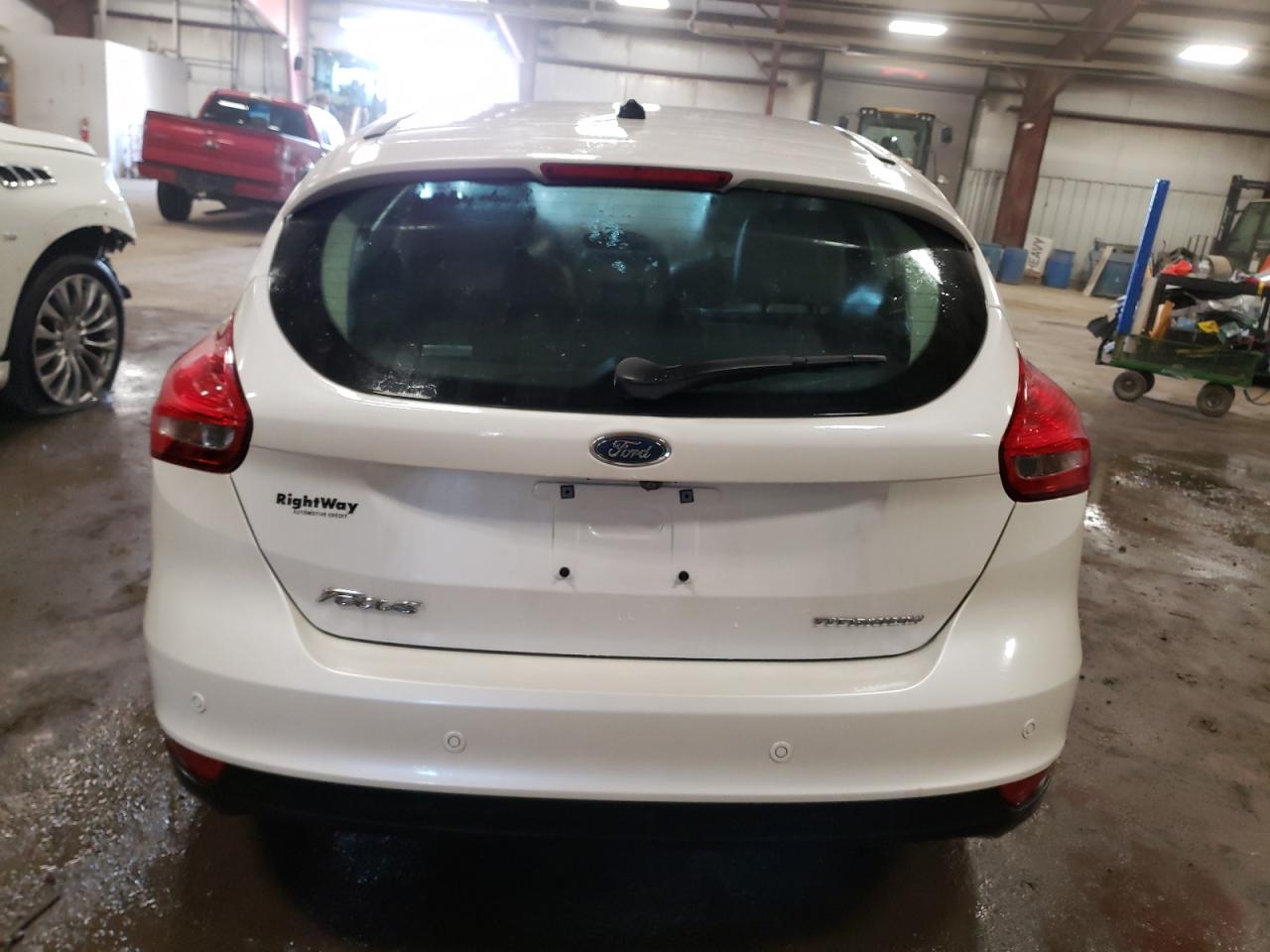 2017 Ford Focus Titanium vin: 1FADP3N29HL207141