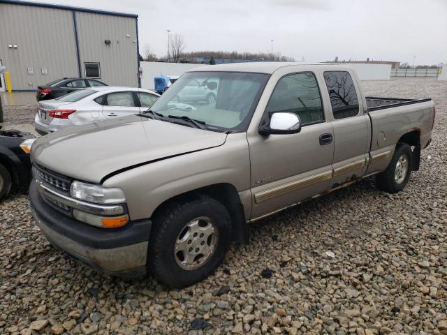 Salvage cars for sale from Copart Appleton, WI: 2002 Chevrolet Silverado C1500