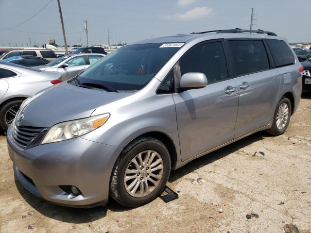 TOYOTA-SIENNA-5TDYK3DC0CS212479