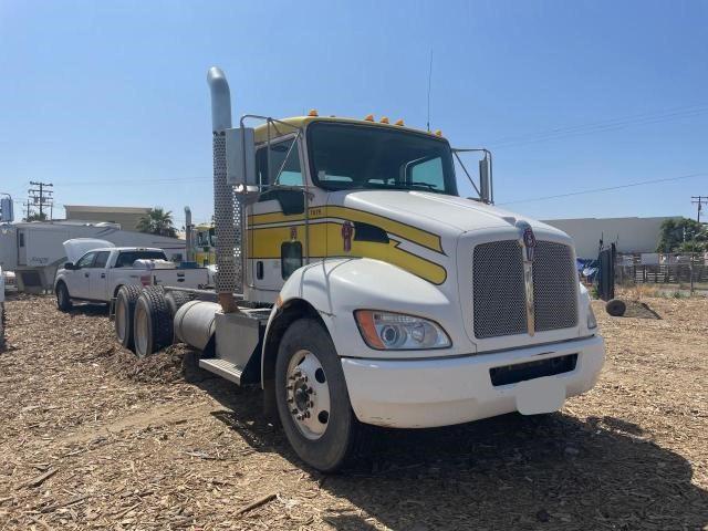 Salvage cars for sale from Copart Bakersfield, CA: 2009 Kenworth Construction T370