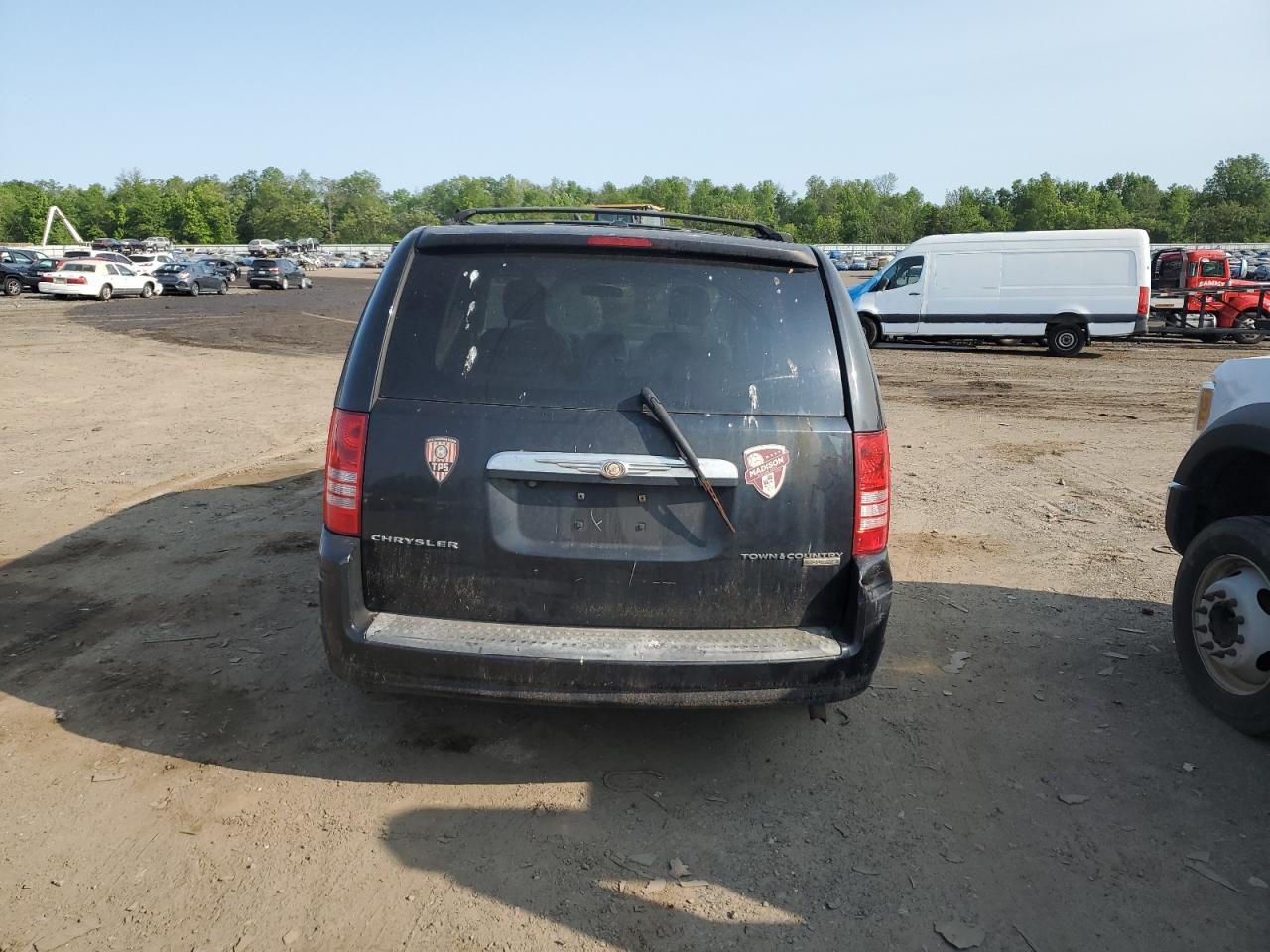 Lot #2112338015 2009 CHRYSLER TOWN & COU