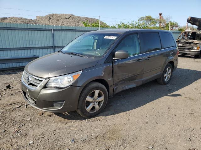 2010 Volkswagen Routan SE