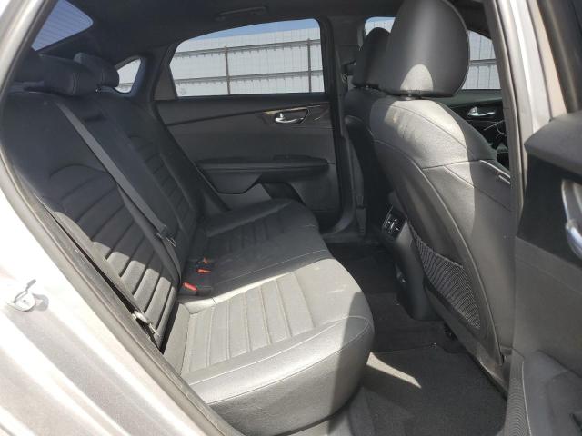 3KPF54AD4PE527111 KIA Forte Gt Line