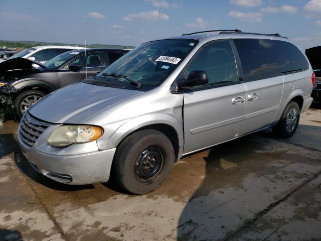 2005 Chrysler Town & Country LX