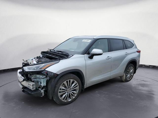 2022 Toyota Highlander Hybrid Platinum