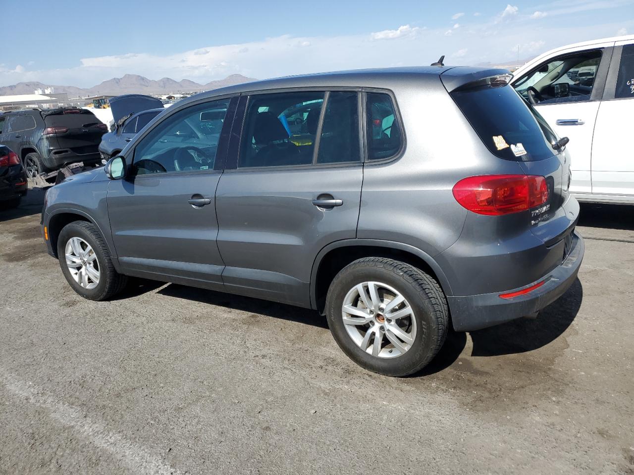 2012 Volkswagen Tiguan S vin: WVGBV7AX9CW084069