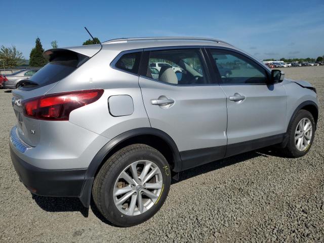 JN1BJ1CP8JW191110 Nissan Rogue Sport S