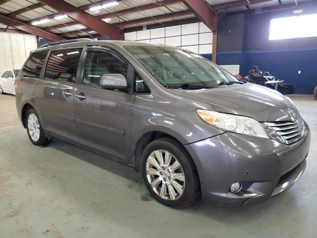 5TDDK3DC0CS032093 2012 TOYOTA SIENNA, photo no. 4