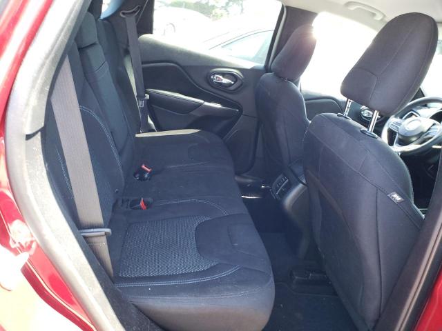 1C4PJLCB1KD370895 Jeep Cherokee Latitude