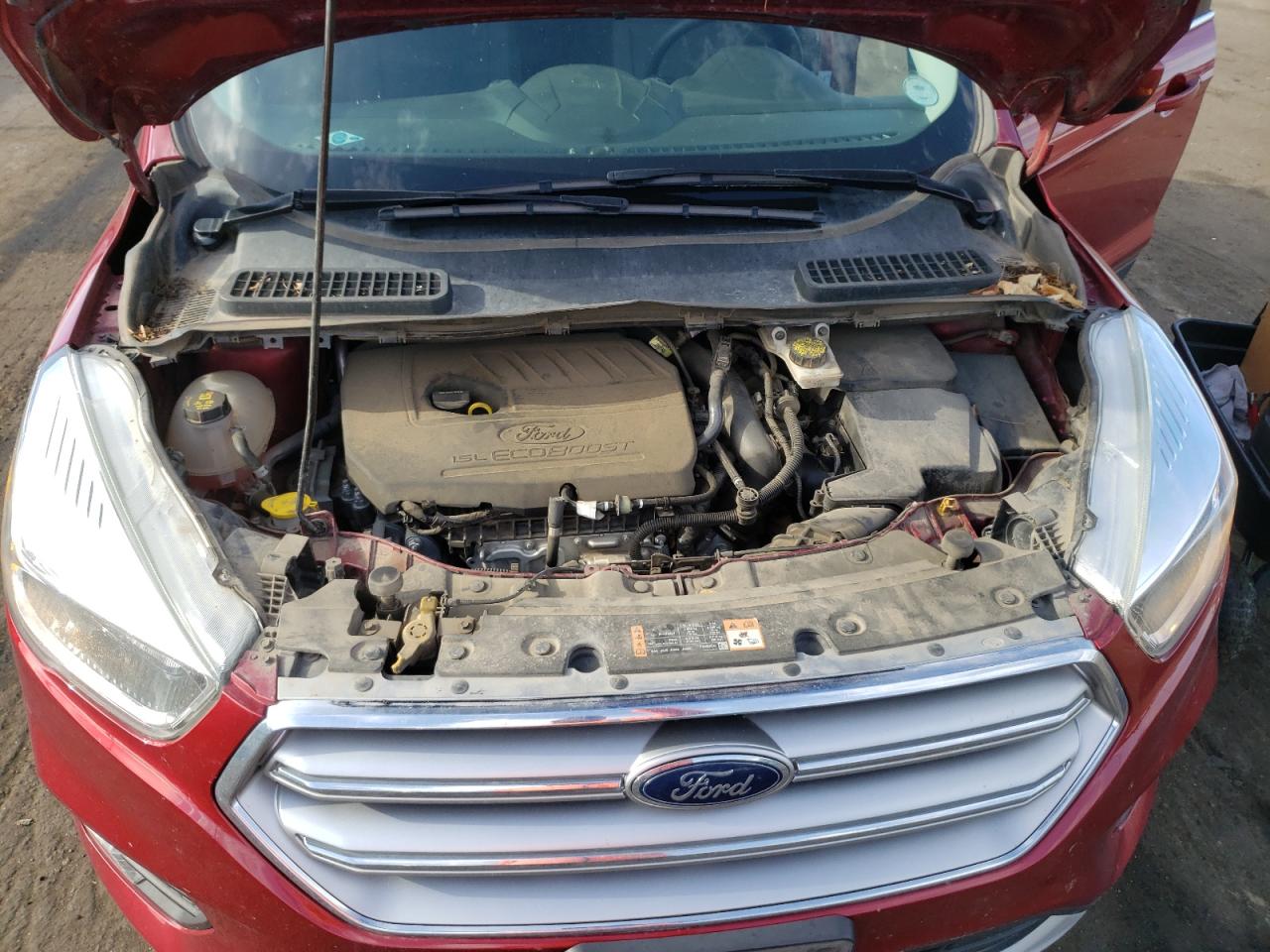 VIN: 1FMCU9GD4HUE95740 2017 FORD ESCAPE
