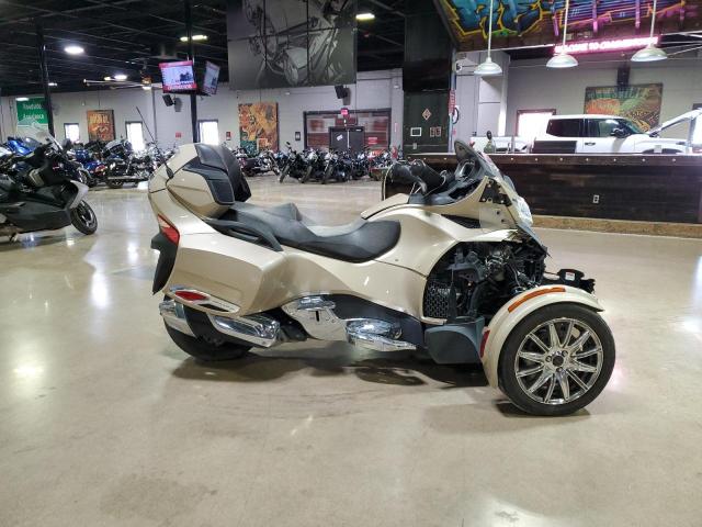 Can am Spyder RT Red